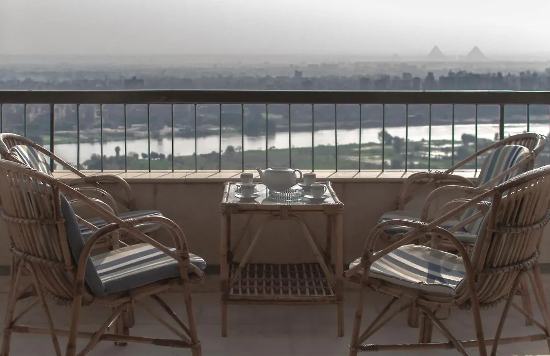 Cairo - Maadi, Pyramids And Nile View Luxury Apartment-1